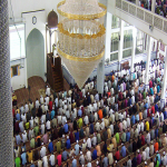 Hukum Beralih Tempat Duduk Ketika Khutbah Jumaat. Hukum Beralih Tempat Duduk Ketika Khutbah Jumaat.