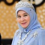 Permaisuri Agong Hadiahkan Katil Buat Frontliner. Ada Video. Permaisuri Agong Hadiahkan Katil Buat Frontliner. Ada Video.