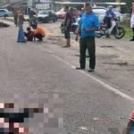 Dua Anak Menangis Di Sisi Jenazah Ibu Di Tempat Kemalangan. Allahu. Dua Anak Menangis Di Sisi Jenazah Ibu Di Tempat Kemalangan. Allahu.