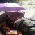 Anak Menangis Di sisi Mayat Ibu. Anak Menangis Di sisi Mayat Ibu.