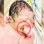 Apa Yang Bayi Ini Genggam Sewaktu Dilahirkan Mengejutkan. SUBHANALLAH. Apa Yang Bayi Ini Genggam Sewaktu Dilahirkan Mengejutkan. SUBHANALLAH.