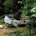 Kereta Terjunam Dalam Sungai, 4 Orang Parah Kereta Terjunam Dalam Sungai, 4 Orang Parah