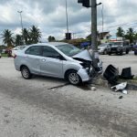 Lelaki Maut Kereta Terbabas Langgar Tiang Lampu Isyarat Lelaki Maut Kereta Terbabas Langgar Tiang Lampu Isyarat