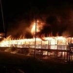 Rumah Panjang Terbakar, 25 Keluarga Hilang Tempat Berteduh Rumah Panjang Terbakar, 25 Keluarga Hilang Tempat Berteduh