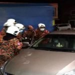 Seorang Lelaki Tak Sedarkan Diri Dalam Kereta. Seorang Lelaki Tak Sedarkan Diri Dalam Kereta.