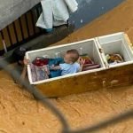 TERHARU.Ibu Bapa Selamatkan Anak Daripada Banjir Dengan Peti Ais Dan Kuali. TERHARU.Ibu Bapa Selamatkan Anak Daripada Banjir Dengan Peti Ais Dan Kuali.