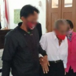 Seorang Lelaki Disaman Oleh Anaknya Sendiri Berjumlah RM800k. Seorang Lelaki Disaman Oleh Anaknya Sendiri Berjumlah RM800k.