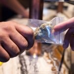 Ganja Percuma Kepada Sesiapa Ambil Vaksin Covid-19 Ganja Percuma Kepada Sesiapa Ambil Vaksin Covid-19