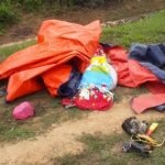 Mayat Lelaki ‘Berkain Kapan’ Ditemukan Tepi Jalan. Mayat Lelaki ‘Berkain Kapan’ Ditemukan Tepi Jalan.