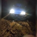 Akibat Ikut Waze, Kereta Yang Dipandu Tersangkut Di Dalam Lumpur Akibat Ikut Waze, Kereta Yang Dipandu Tersangkut Di Dalam Lumpur