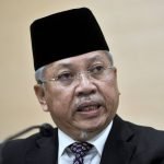 Annuar Musa Ziarah Kediaman Tun Abdullah Badawi Dikompaun RM 2,000, Langgar SOP PKP Annuar Musa Ziarah Kediaman Tun Abdullah Badawi Dikompaun RM 2,000, Langgar SOP PKP