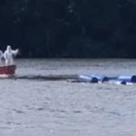Mayat Lelaki Pakai Gelang Putih Ditemui Terapung Di Sungai. Mayat Lelaki Pakai Gelang Putih Ditemui Terapung Di Sungai.