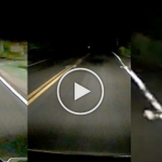 (Ada Video) Lelaki Temui Benda Misteri Melintas Depan Kereta Ketika Lalu Lewat Malam (Ada Video) Lelaki Temui Benda Misteri Melintas Depan Kereta Ketika Lalu Lewat Malam