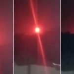 (Video) Langit Jadi Merah, ‘Bola’ Cahaya Didakwa Turun Dari Langit Gemparkan Penduduk Kampung Di Indonesia (Video) Langit Jadi Merah, ‘Bola’ Cahaya Didakwa Turun Dari Langit Gemparkan Penduduk Kampung Di Indonesia