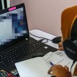 Pelajar Terkejut Video Lucah Tertayang Ketika Peperiksaan Maya. Pelajar Terkejut Video Lucah Tertayang Ketika Peperiksaan Maya.