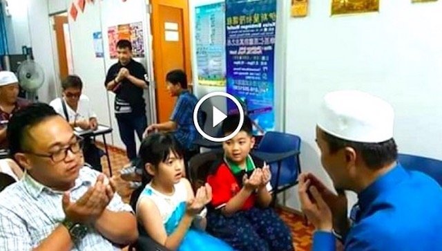 Satu Keluarga Cina Masuk Islam Di Rawang. Ini Puncanya. SUBHANALLAH.