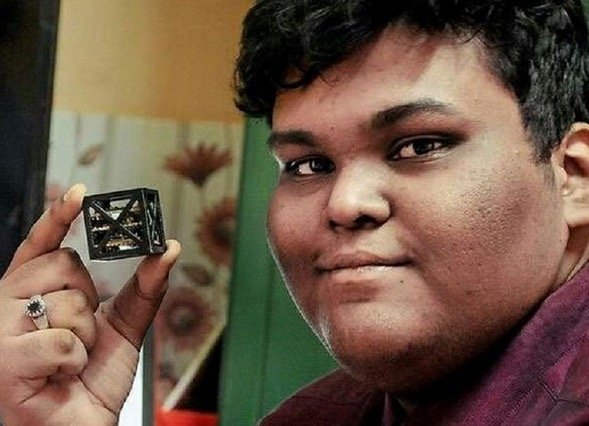 Remaja Islam 18 Tahun Di India Reka Satelit Paling Ringan Dunia Hanya 1.2 Kg. ما شاء الله