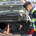 Gambar Viral Lelaki Dalam But Kereta. Ini Cerita Sebenar. Gambar Viral Lelaki Dalam But Kereta. Ini Cerita Sebenar.