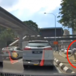 Lelaki Diseret Kereta Akibat Melintas Jalan Tiba-Tiba. Lelaki Diseret Kereta Akibat Melintas Jalan Tiba-Tiba.