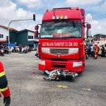 Lelaki Maut Terperosok Bawah Treler Lelaki Maut Terperosok Bawah Treler