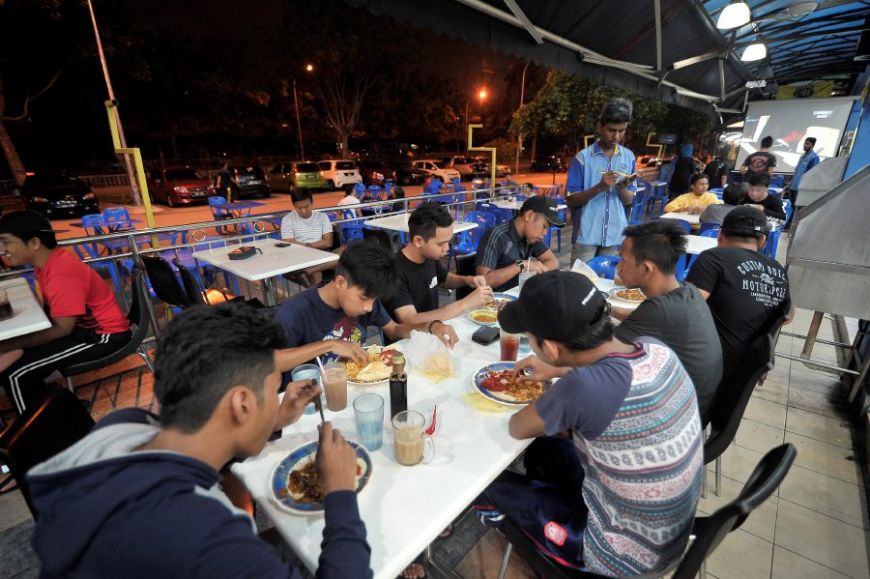 Ramai Melepak Bila Restoran Buka Sampai Pagi