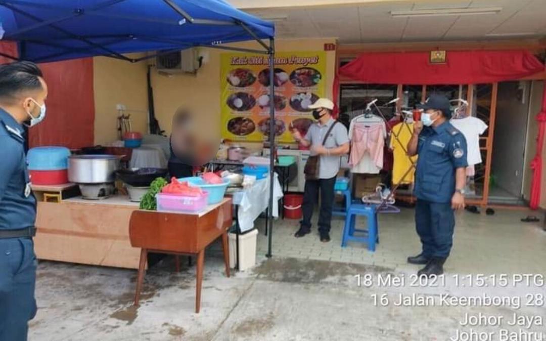 Guna Nama Melayu 'Kak Siti Ayam Penyet', Rupanya Pengusaha Bukan Muslim