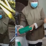 (Video) Anak Tersilap Buang Kotak Emas Bernilai 70k, Wanita Selongkar Lori Sampah (Video) Anak Tersilap Buang Kotak Emas Bernilai 70k, Wanita Selongkar Lori Sampah
