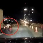 (Video) Penunggang Motosikal Jatuh Nyaris Digilis Lori
