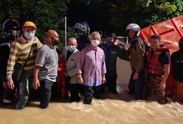 Bencana: Agong Redah Banjir, Tinjau Situasi Semasa