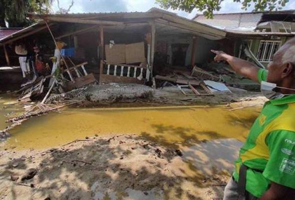 Mangsa Ujar Air Datang Bergulung-gulung, Bunyi Macam Helikopter