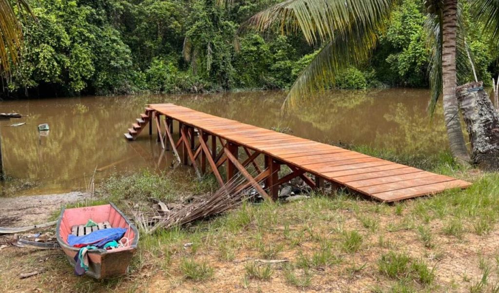 Netizen Persoal Kos Bina Jeti Kampung Mutap RM50k Tapi Rupa Macam Titi . Ini Respon JKR Sarawak