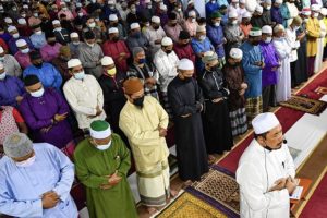 Mulai Esok Negeri Sembilan Benarkan Solat Rapat Saf