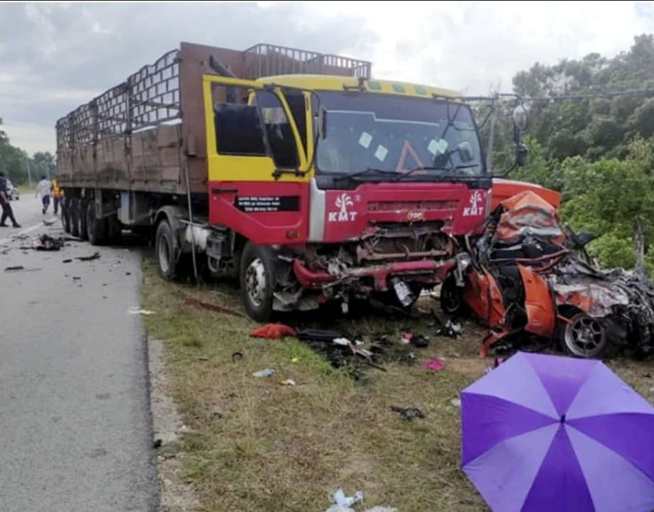 Baru Beli Kereta Baru, 5 Sekeluarga Maut Nahas