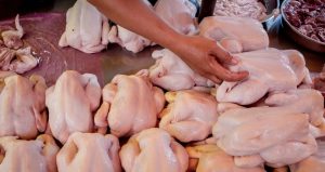 Peniaga Terdesak Kenakan Caj Potong Ayam. Ini Respon KPDNHEP