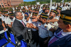 Alasan Hishammuddin Tolak Debat Isu Kebajikan Pesara Tentera Dikritik