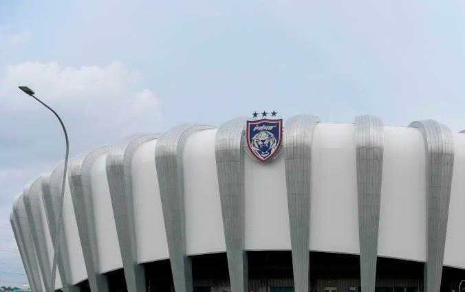 Jatuh Dari Ketinggian 27 Meter, Dua Pekerja Pembersihan Maut Di Stadium