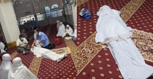 Meninggal Dunia Ketika SUJUD, Pengakhiran MULIA Wanita Ini Bikin Sebak… Meninggal Dunia Ketika SUJUD, Pengakhiran MULIA Wanita Ini Bikin Sebak...