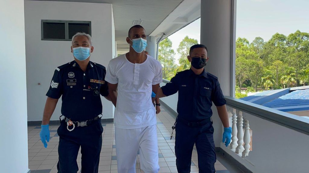 Pijak Kepala Pemuda Sehingga Maut. Ini BALASAN Yang Diterima