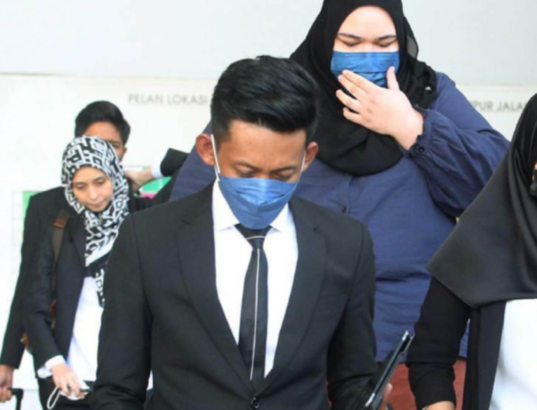Bella Tidur Atas Lantai Tanpa Alas Di Bilik Dobi, Kesan Lecur Pada Leher- Saksi