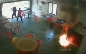 Lelaki Bakar Kaunter Kedai Makan, Ini Punca Sebenarnya..