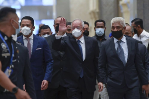 Rayuan Akhir Kes SRC. Mahkamah Benar Najib Pinda Notis Usul Masukkan Bukti Baharu