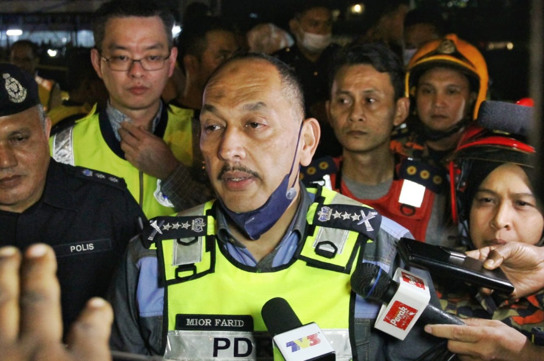 Nahas Pesawat TERHEMPAS. Jurulatih Maut, Rakan Parah