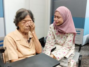 Gadis Tular Tiada Kad Pengenalan, Kini Sudah Bergelar Mahasiswi! Gadis Tular Tiada Kad Pengenalan, Kini Sudah Bergelar Mahasiswi!