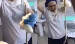 Ular Sepanjang 4 Kaki Masuk Dalam Mulut Wanita, Doktor Keluarkan Dari Kerongkong
