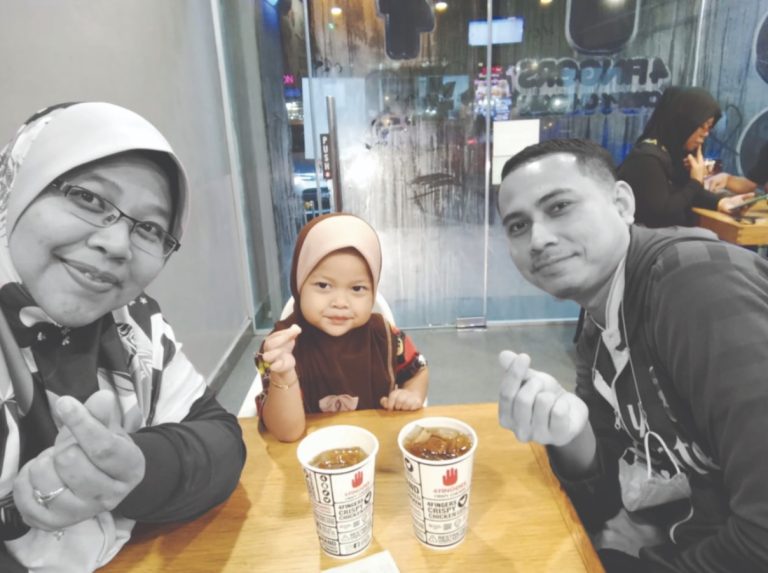 Jenazah Suami Isteri M4ut Kemalangan Ketika Pulang Mengundi Dikebumi Satu Liang Lahad