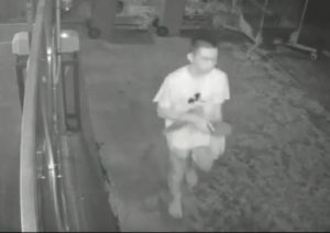 (VIDEO) Remaja Cuba Rosakkan CCTV Sebelum Rompak