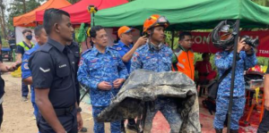 “Tolong Hidupkan Anak Saya.! Tolonglah Selamatkan Dia!”.