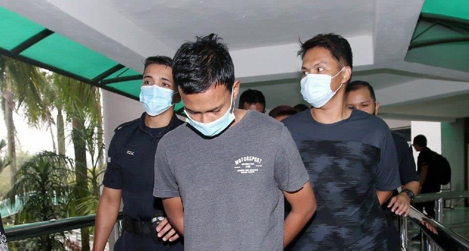 Lelaki 'Bertelekung' Mencuri Di Masjid Mengaku Bersalah 