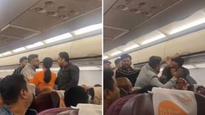 Enggan Tegakkan Tempat Duduk Dalam Pesawat, Lelaki ‘Lunyai’ Dibelasah