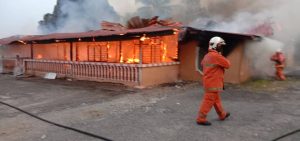 Masjid Lama Bukit Rang Musnah Terbakar Ketika Waktu Berbuka Puasa